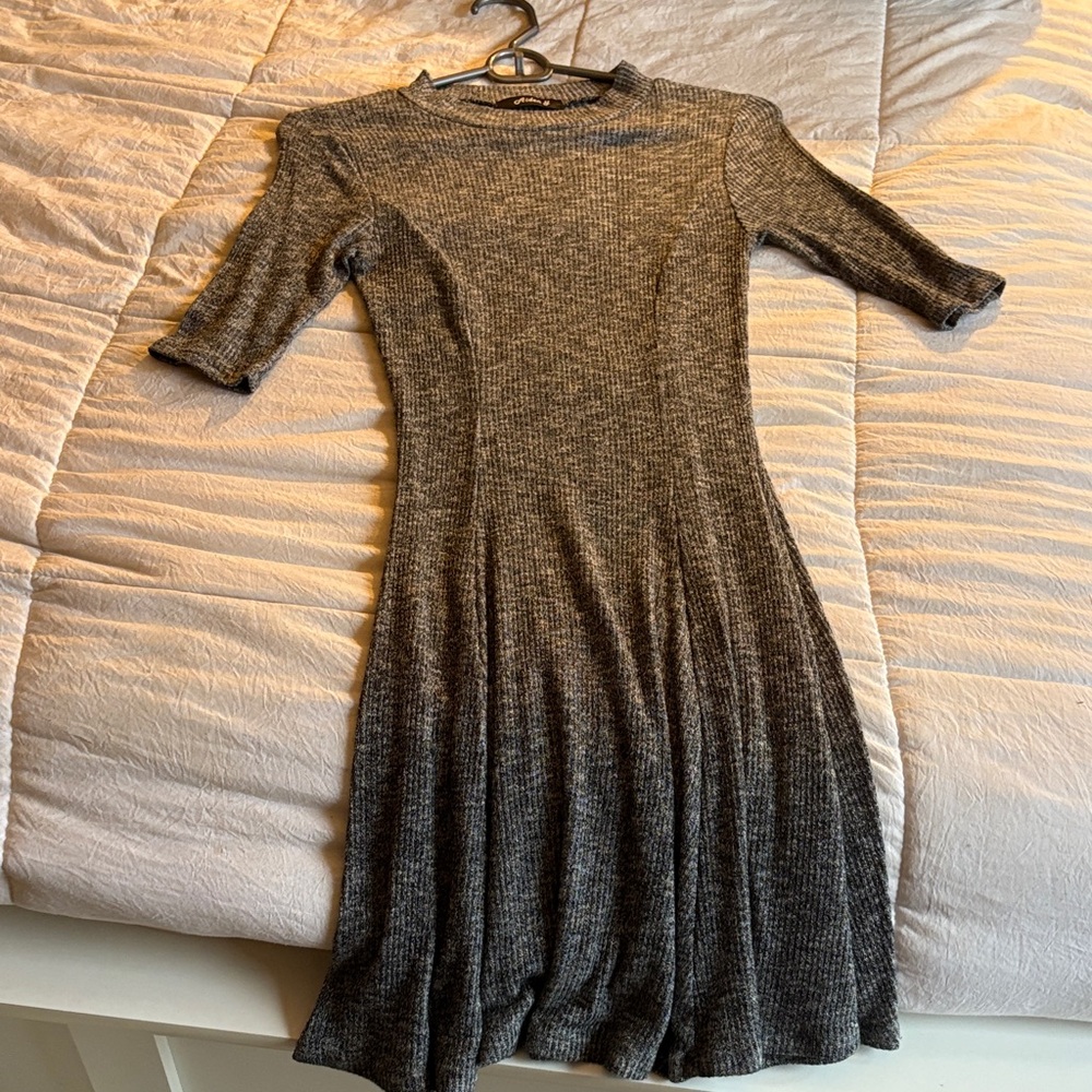 Elegant Gray Knit Dress